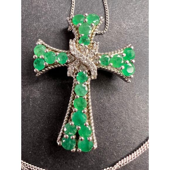 Emerald and zircon sterling silver cross pendant with 20 inch chain - Picture 8 of 12